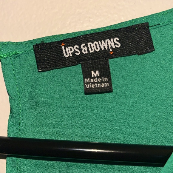 Emerald green blouse, new w/o tags! $10 - Picture 4 of 6